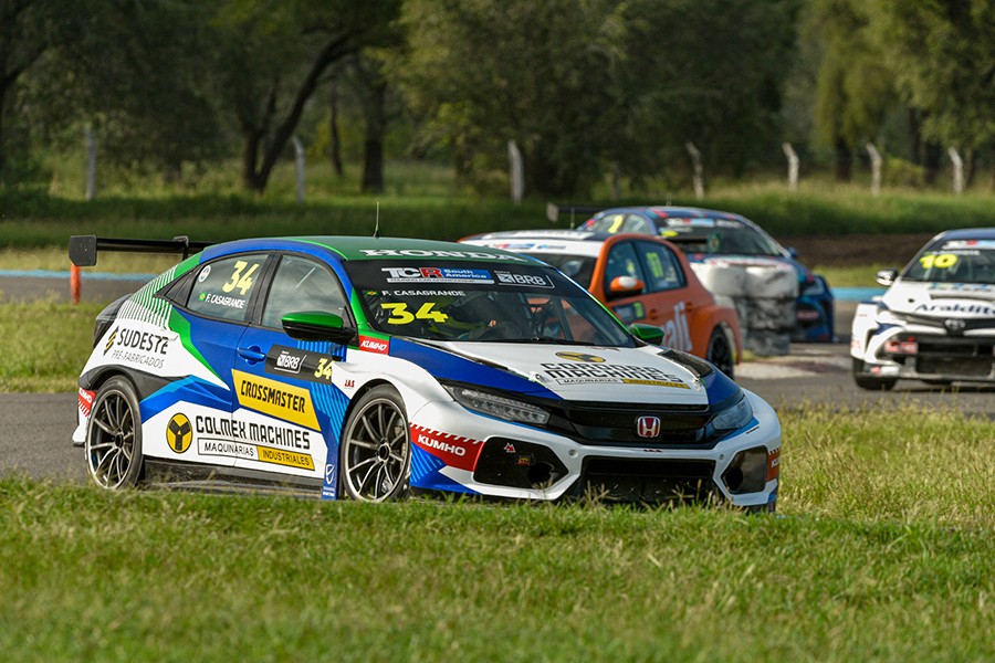 Casagrande aims for a third TCR South America Copa Trophy title